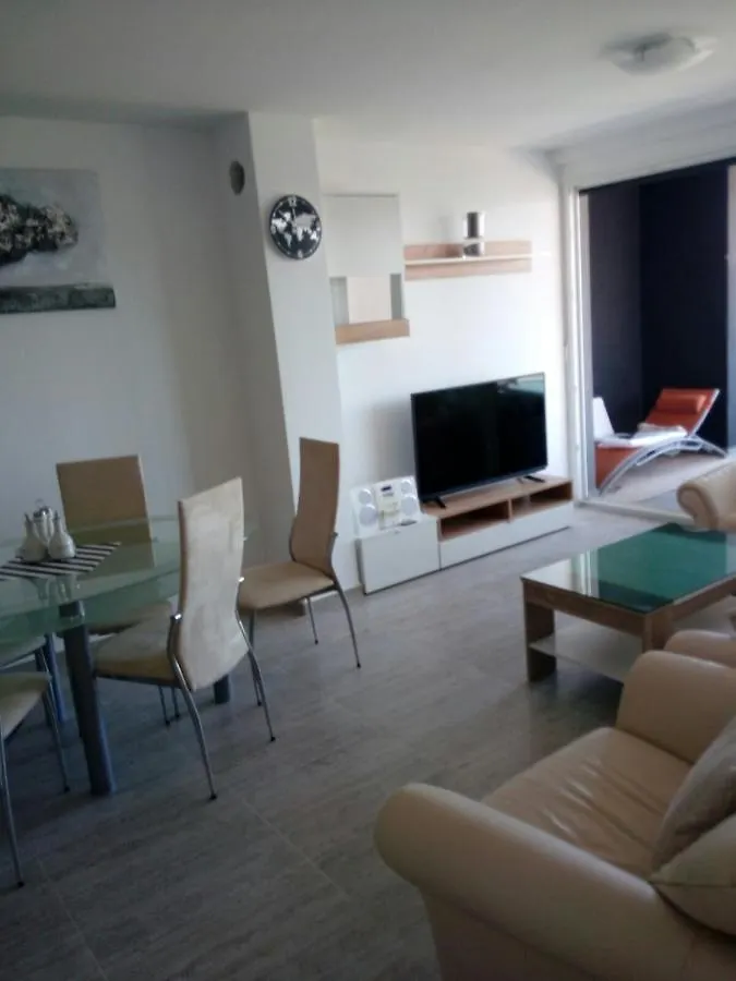 Apartment Mario Nin 0*,