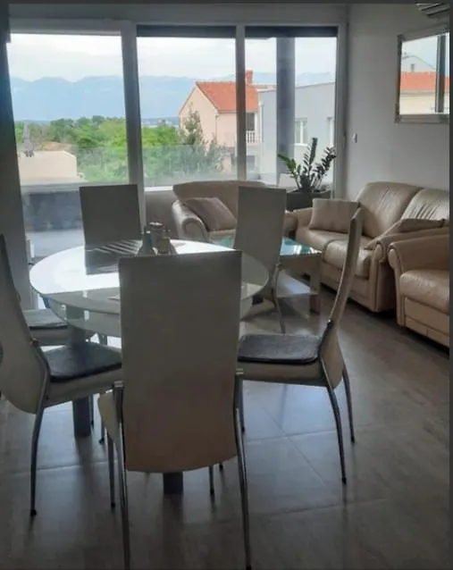 Apartment Mario Nin